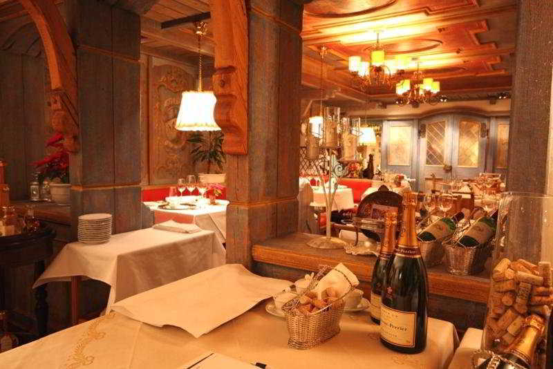 Relais & Chateaux Schoenegg Цермат Ресторант снимка
